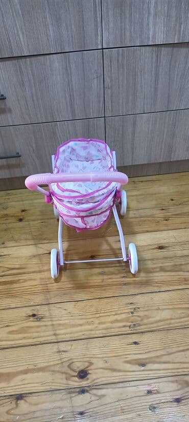 İki tutacaqlı araba, Cins: Qız