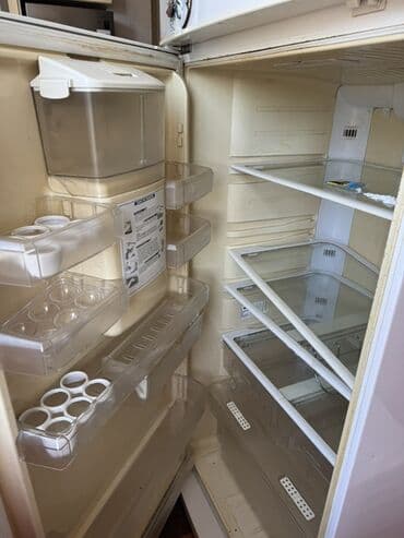 soyuducu su: İşlənmiş 2 qapılı Beko Soyuducu Satılır, rəng - Ağ, Dispenserli — 5