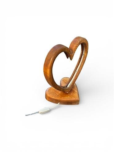 boks sekilleri: Taxta ürək formalı LED masa lampası - Material: təbii ağacdan — 2