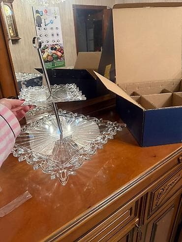 balaca tortlar: Tort və şiriniyyat qabı, rəng - Ağ, Şüşə — 2