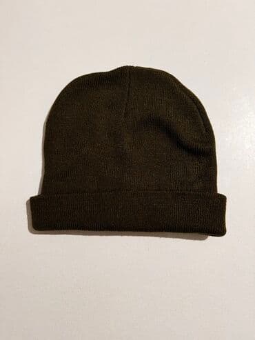 onlayn papaq: Tünd yaşıl rəngdə toxunma papaq (beanie). Klassik qatlanmış kənarlı — 1