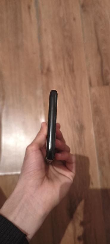 Məhsul: Qara rəngli smartfon Model:Samsung J4 Xüsusiyyətlər və dizayn