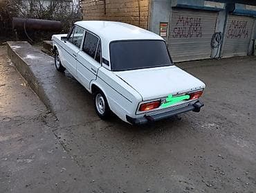 VAZ 2106, ağ rəng, sedan kuzov. masin sokulub most mator karofa