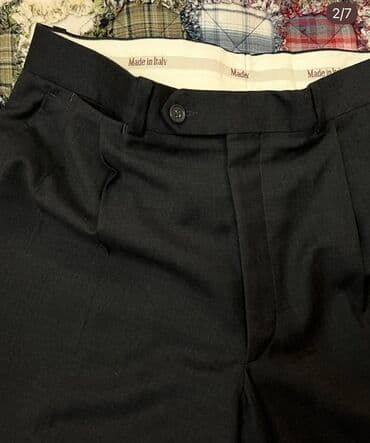 приталенные мужские костюмы: Классические Мужские брюки, цвет - Черный — 2