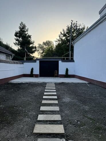otaq qapları: Qəbələnin mərkəzində uzun müddətli ayliq ev kiraye verilir. Ev yeni — 12