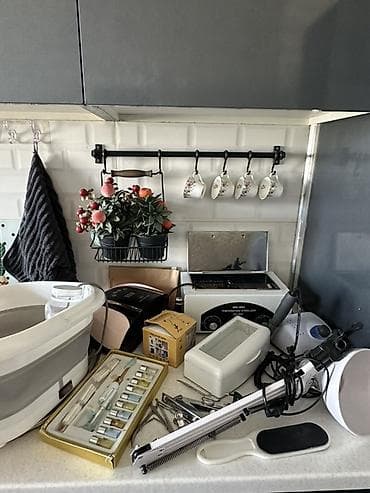 Reklam lövhələri: Peşəkar manikür/pedikür üçün alət və avadanlıq dəsti Tərkib: - — 2