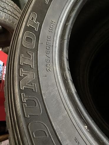 Su nəqliyyatı: Şin Dunlop 265 / 60 / R 18 — 4