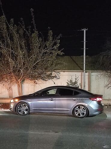 hyundai elantra 2017: Hyundai Elantra: 2 l | 2018 il Sedan — 7