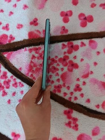 128 gb telefonlar: Smartfon – tam ekranlı, ön kameralı mərkəz deşikli dizayn — 2