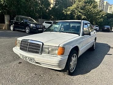 bmw 520 1984: Mercedes-Benz 190 (W201): 2 l | 1991 il Sedan — 4
