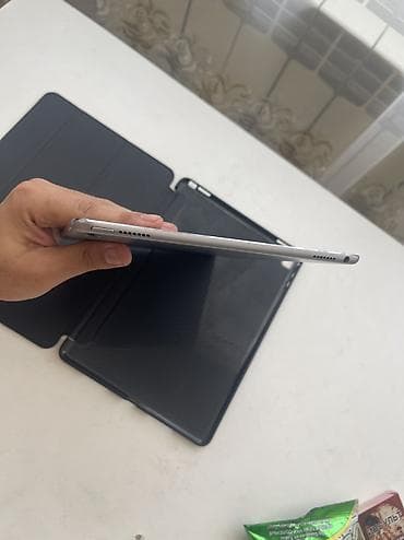 ipadlar: İpad Pro 9.7 İdeal veziyyetdedir her birşeyi işleyir demek olar yeni — 4
