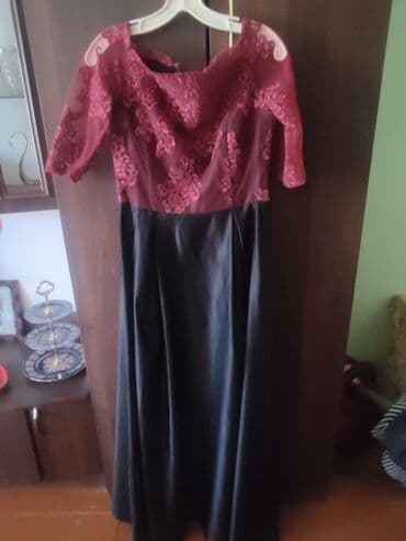 8 mikrorayon kiraye evler: Zərif ziyafət/libas - Üst hissə: tünd qırmızı (bordo) rəngdə, güllü — 1