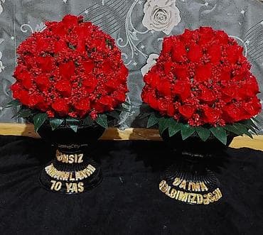 Məzarüstü dekorativ güllər və kompozisiyalar - Süni güllərdən