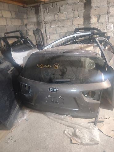 ford fusion diffuser: Kia Sorento arxa baqaj qapağı (tailgate) – orijinal detal — 1