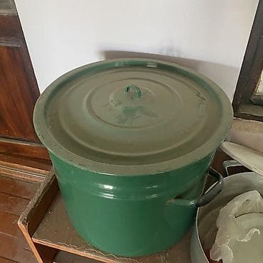 parca skaflar: - Qara rəngli TV/stend dolabı: üstü düzbucaqlı, küncləri yumru — 2