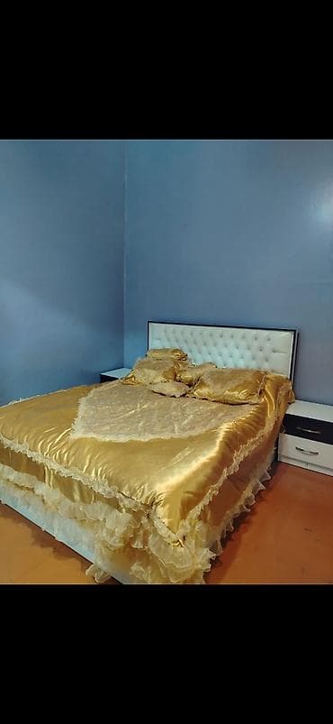 kitap refi: İkinəfərlik çarpayı, Dolab — 6