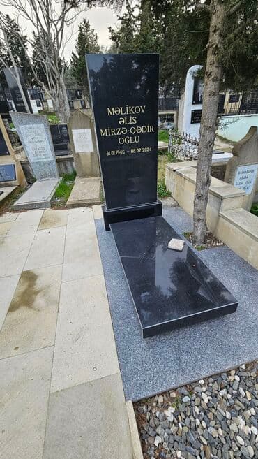 at və eşşəyin cutləşməsi: Qəbir daşı işi — 2