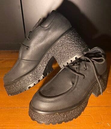 Makasin və loferlər: Bershka, Ölçü: 36, rəng - Qara, Yeni — 1