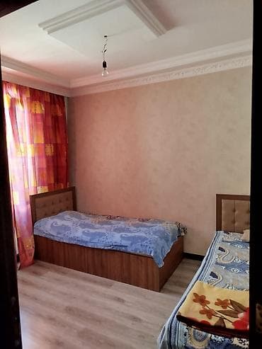 Iki ədəd təknəfərlik yataq 2*090 ölçüdə. Dəmir setkalari var — 1