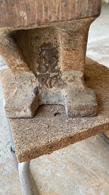 mac utu feni: Dəmirçi örsü - Material: tam metal gövdə, kütləsi yüksəkdir - Forma — 2