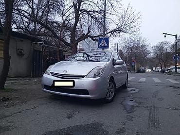 opel vectra a: Toyota Prius, gümüşü rəng, 5 qapılı liftbek. Hibrid benzin-elektrik — 5