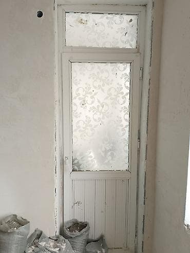 plasmas qapı: Dəmir çərçivəli giriş qapıları və PVC şüşəli eyvan/balkon qapısı — 3