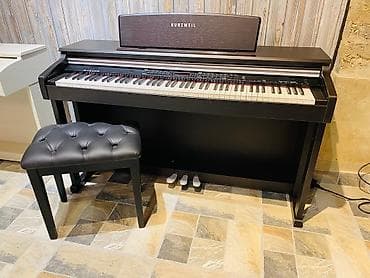 Koreya istehsali olan dünya şöhrətli kurzweil pianoları. Sevimli — 4