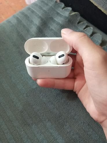 Apple AirPods Pro (şəkildə gördüyünüz model) Xüsusiyyətlər: - Aktiv — 2