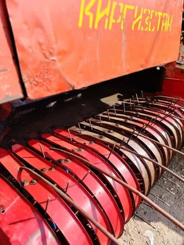 ymz traktor: Ot-saman pres yığan kənd təsərrüfatı maşını (pres-podborşik) — 1