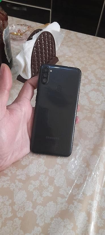 philips xenium f511: Samsung Galaxy A11, 64 GB, rəng - Qara, İki sim kartlı — 3