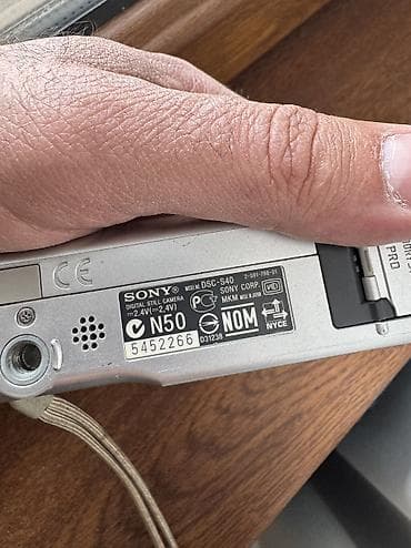 Fotokameralar: Sony Cyber-shot DSC-S40 reqemsal fotoaparat tam islekdir zerre qederde — 8