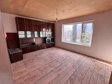 25 mine evler: 12 otaq, 240 kv. m, Orta təmir — 10