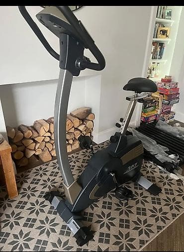 velosipee: Evdə məşq üçün nəzərdə tutulmuş Kettler 307 velotrenajoru. Oturaq — 1