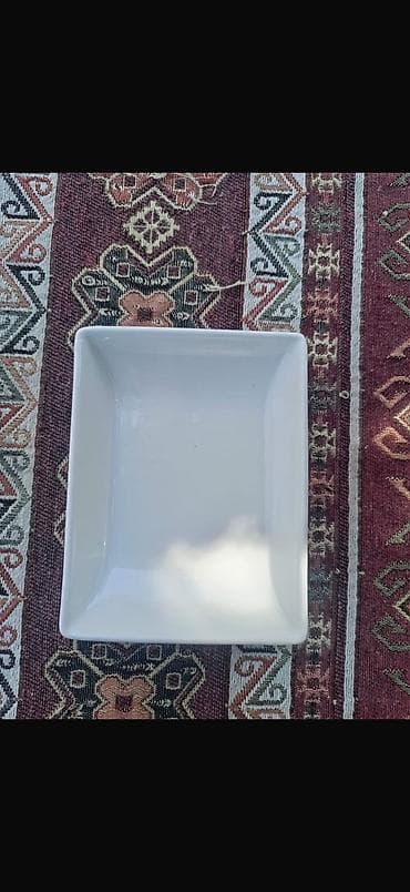 Kafe/Restoran üçün aşağıda qeyd olunan əşyalar satılır.Çox az istifadə — 4