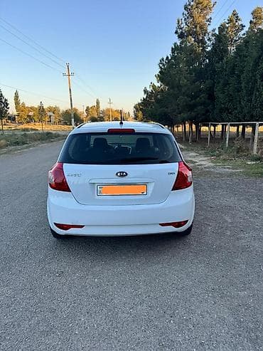 ucuz ford transit: Kia Ceed: 1.6 l | 2010 il Hetçbek — 3