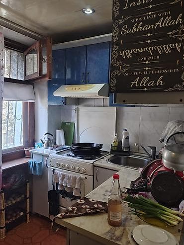 ev damaşnik: Nəriman Nərimanovda, Həsən Əliyev küçəsində 5 mərtəbəli evin 2-ci — 8