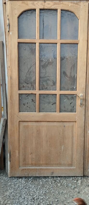 taxt kiravatlar: Alıcıya endirim olacaq. qapı çölə doğru açılır Taxta şüşəli qapı - — 1