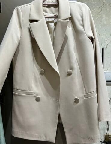 Bej rəngli qadın pencəyi – klassik dizayn - İkicərgəli düymələmə (4