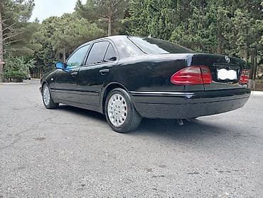 lider disk cerime: Mercedes-Benz E-Class: 2.4 l | 1998 il Sedan — 4