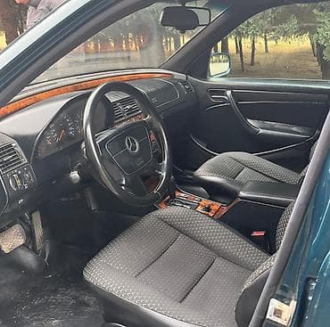 ceşqa mercedes: Mercedes-Benz C-Sinfi sedan 2.2 mator - Korpus: tünd yaşıl rəng, 4 — 6