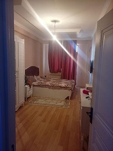 klassik mebeller: Ağ mebel dəsti – yataq otağı üçün Tərkibi: - 3 ədəd oval güzgülü — 6