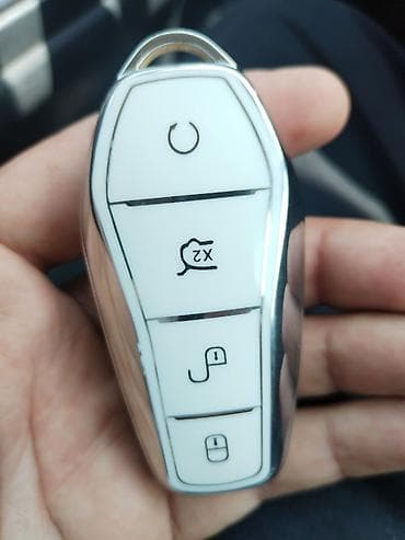 2 2 mator: BYD seal, üçün açar üzlük istifadə olunmayıb — 1