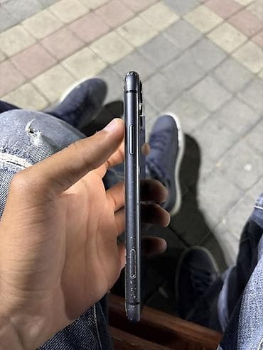 iphone 16 e4: IPhone 11, 128 GB, Qara, Face ID — 2