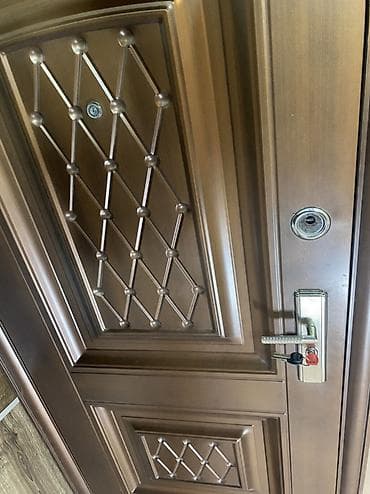 sehf qapi: Mənzil üçün İşlənmiş Giriş qapısı Glazok ilə, Ünvandan götürmə — 4