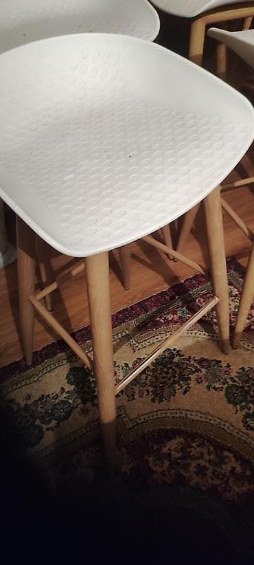 sve od koze: Duqqət. ofis stulları.cəmi 4 ədəd qaldı. plastik polat.türk malı.cox — 4