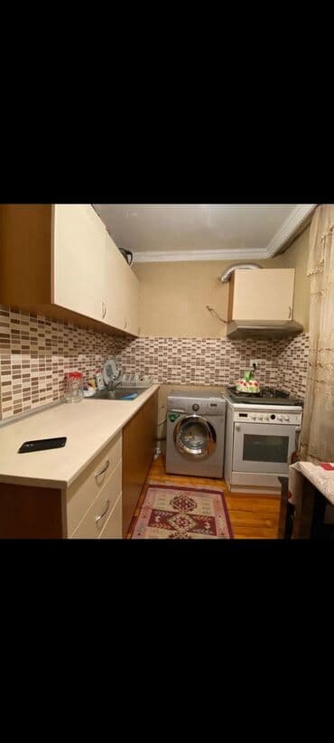 28 may kirayə evlər: Xanım ya bəy. fərq etmir. ayrılmışam tək yaşayıram 28 yaşım var otaq — 3