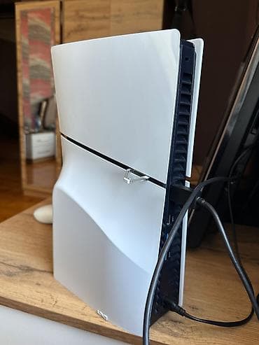 alminum kabel: Playstation 5 Slim 1TB.Deluxe paket var icinde 500 yaxin oyun,elave — 3