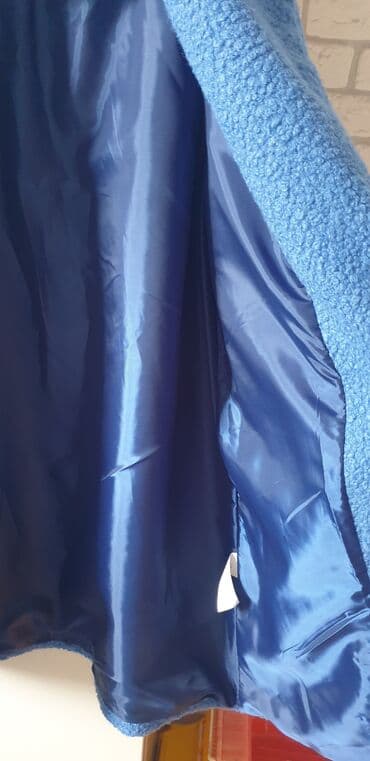 женские шапки из мериноса: Qadın paltosu, etiketsiz,lakin geyinilməmiş. S bədən ölçülər də — 4