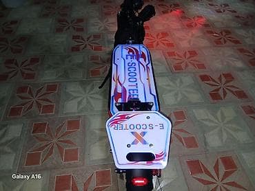 elektirikli mapet: Güclü elektrik skuter - Geniş, parlaq LED displey: sürət (km/s) — 3