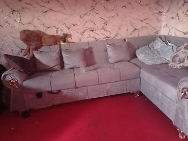 Divan tezedir 3gundu alınıb Təcili satilir 300azn endirme var — 2